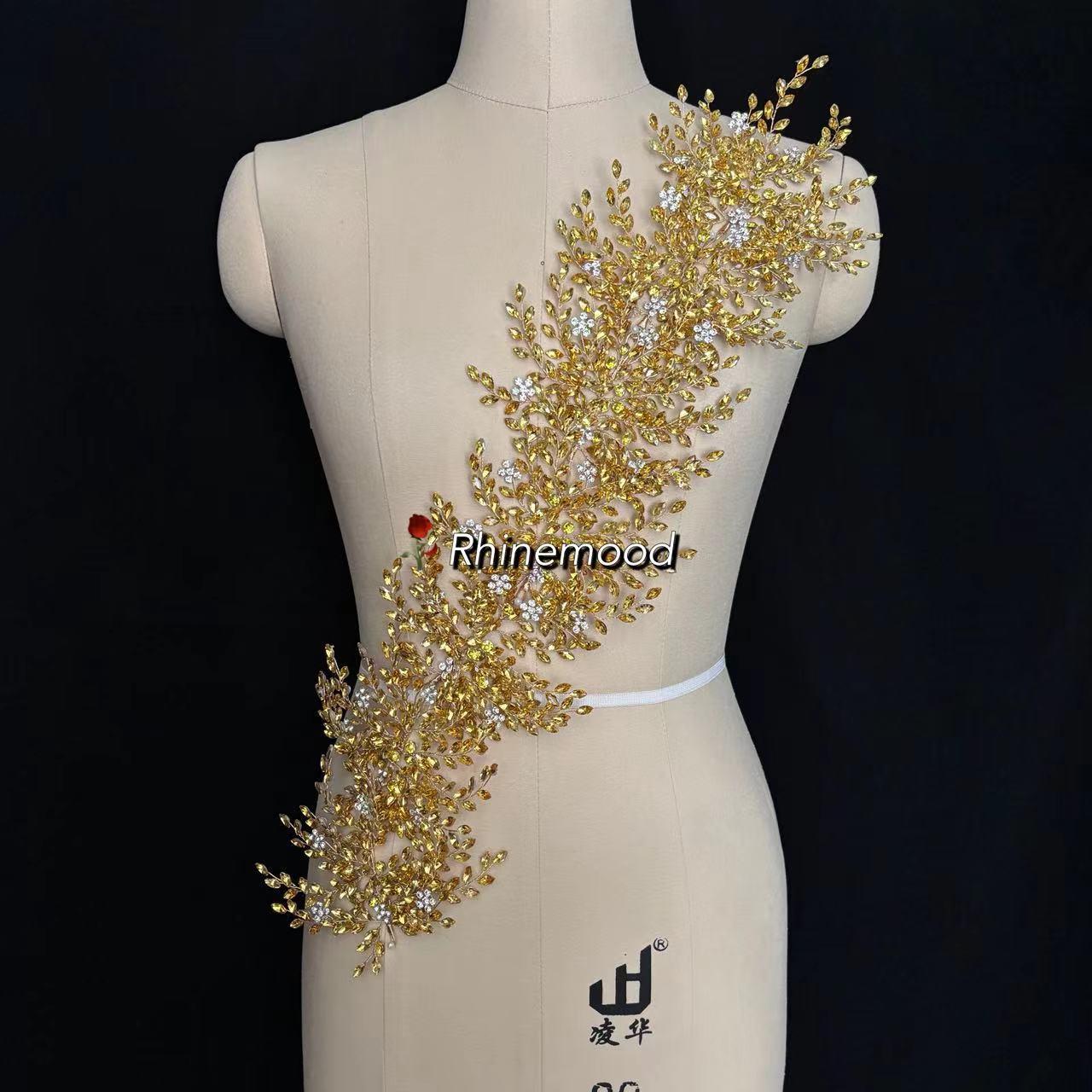 RM1142 - Rhinestone Ornament
