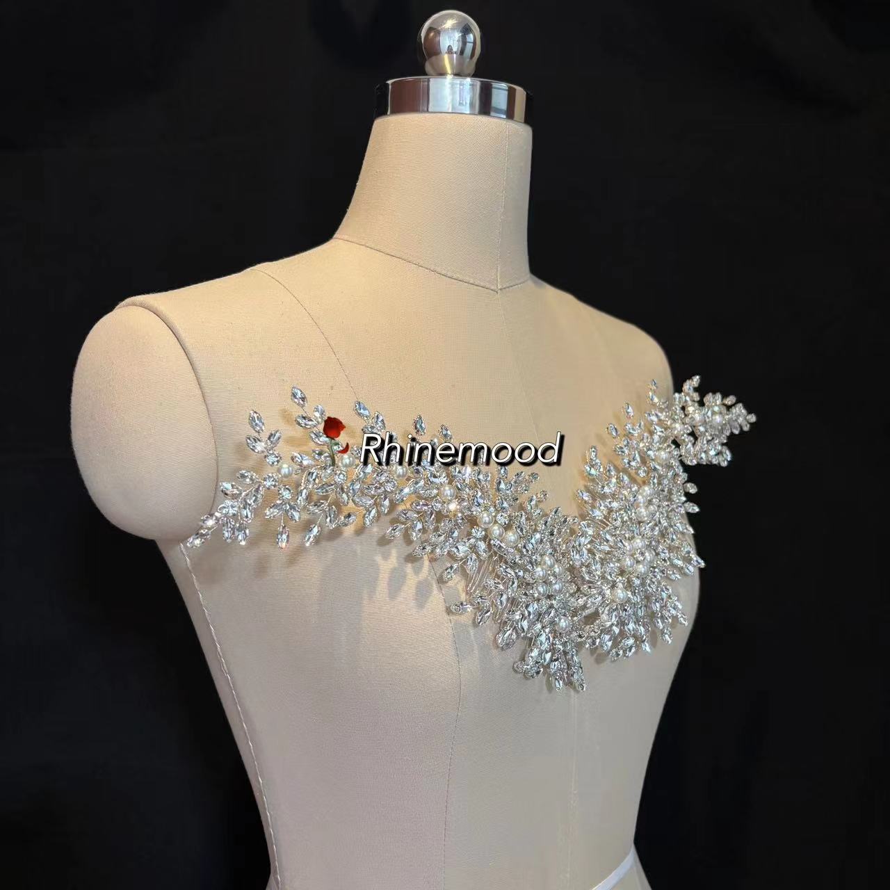 RM434 - Rhinestone Ornament