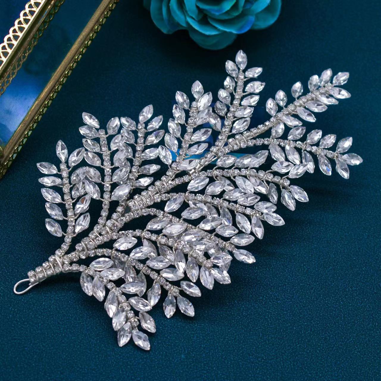 RM110 - Rhinestone Ornament