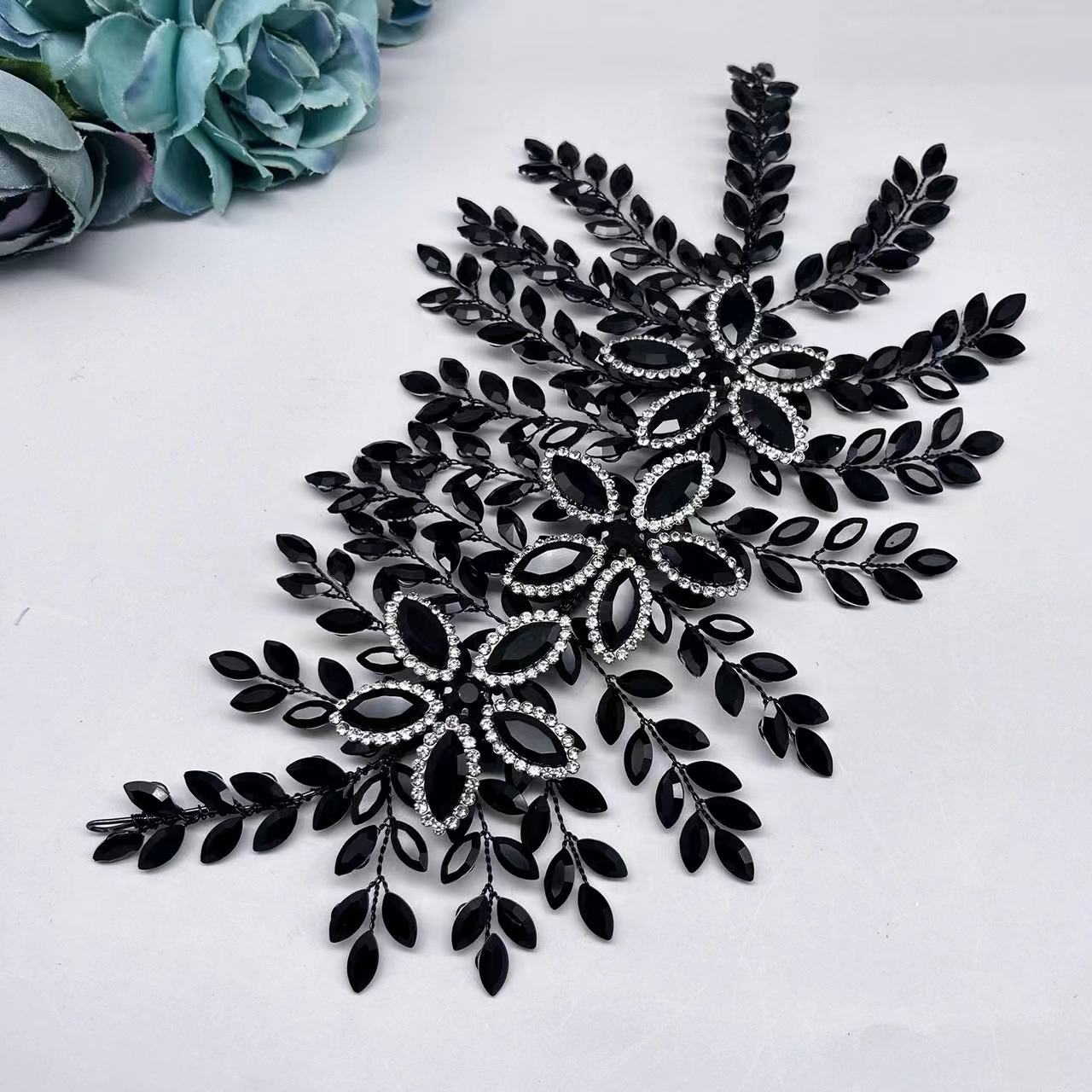 RM012 - Rhinestone Ornament