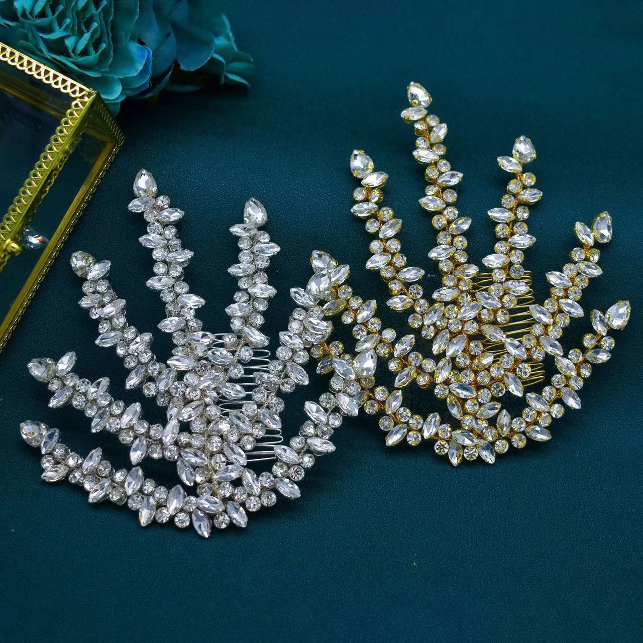 RM031 - Rhinestone Ornament