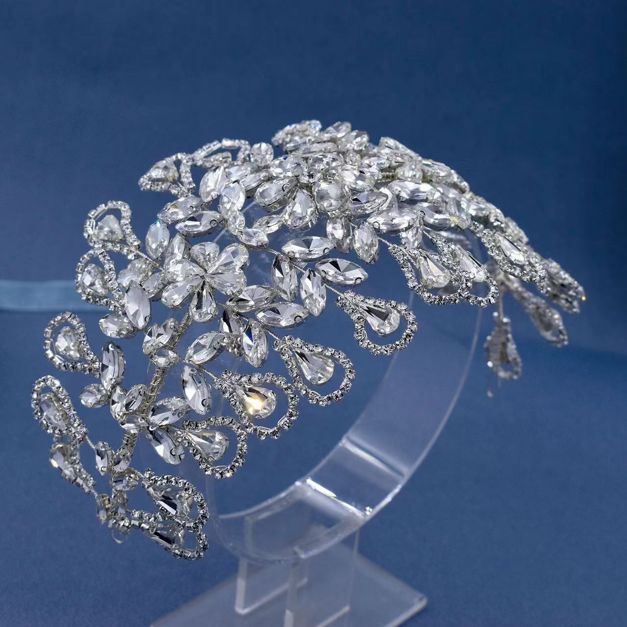 RM047 - Rhinestone Ornament