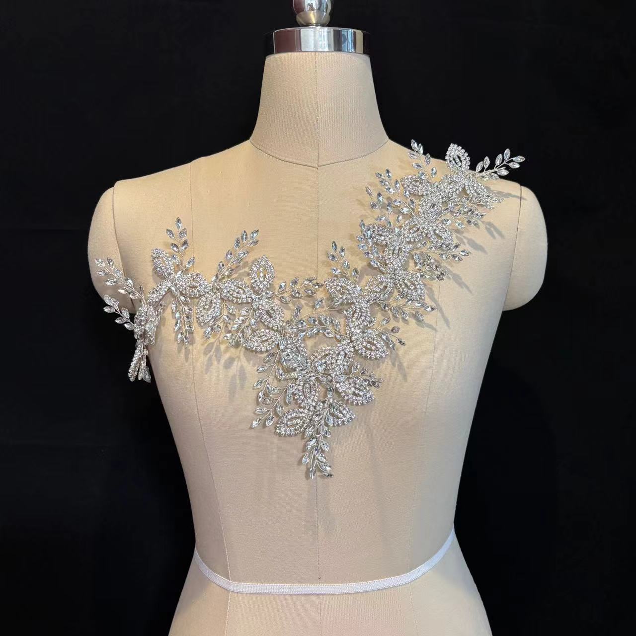 RM272 - Rhinestone Ornament